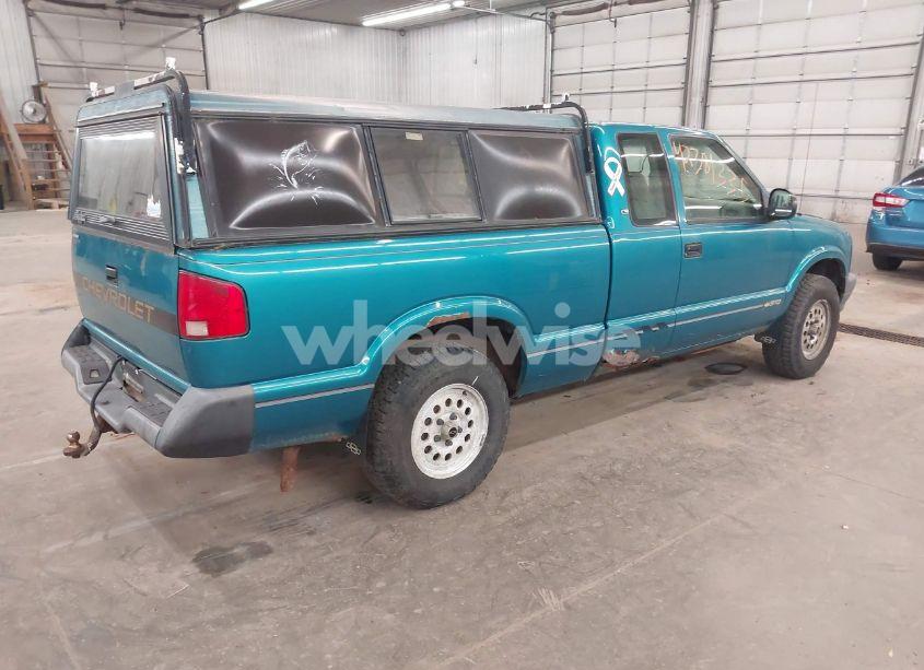 Photo 4 of 1995 Chevrolet S TRUCK S10 (VIN 1GCDT19W4S8126453)