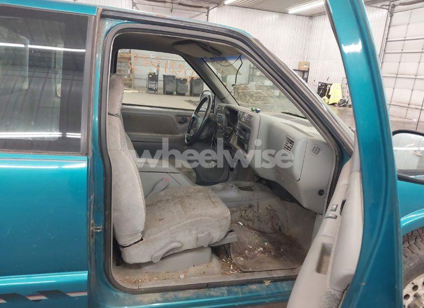 Photo 5 of 1995 Chevrolet S TRUCK S10 (VIN 1GCDT19W4S8126453)