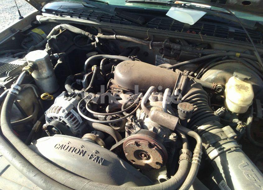 Photo 10 of 2000 Chevrolet S-10 LS (VIN 1GCDT19W4Y8198228)