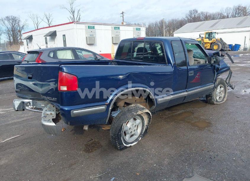 Photo 4 of 1999 Chevrolet S-10 LS (VIN 1GCDT19W6X8174415)