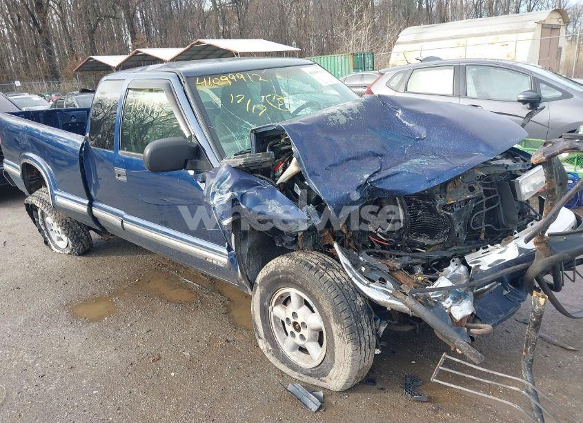 Photo 6 of 1999 Chevrolet S-10 LS (VIN 1GCDT19W6X8174415)