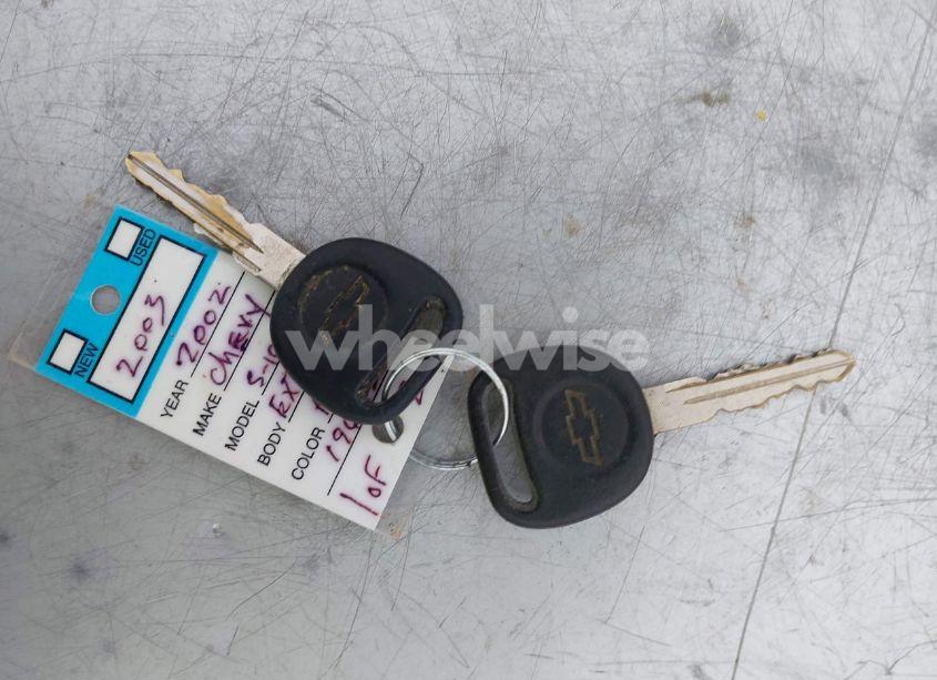 Photo 11 of 2002 Chevrolet S-10 LS (VIN 1GCDT19W928196725)