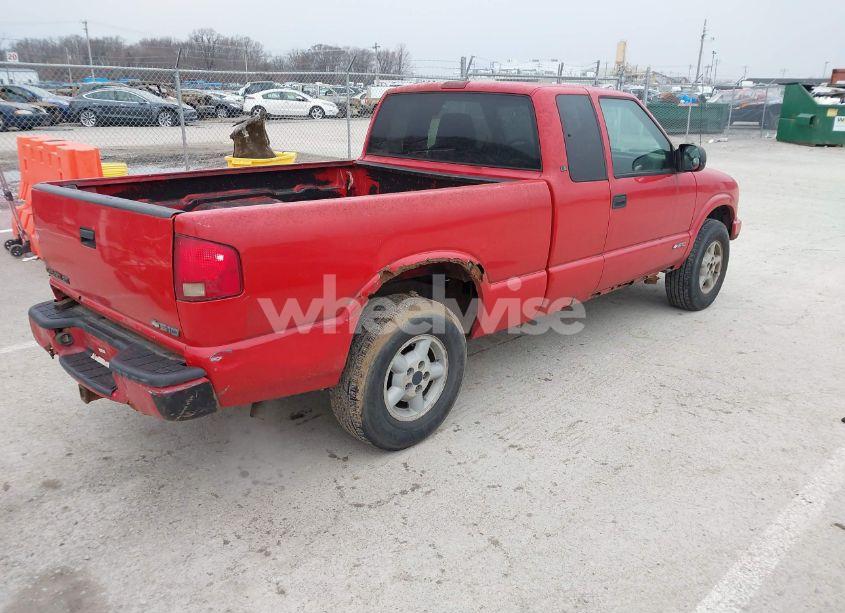 Photo 4 of 2002 Chevrolet S-10 LS (VIN 1GCDT19W928196725)