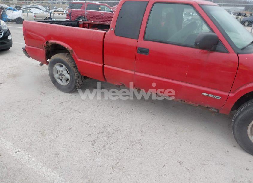 Photo 6 of 2002 Chevrolet S-10 LS (VIN 1GCDT19W928196725)