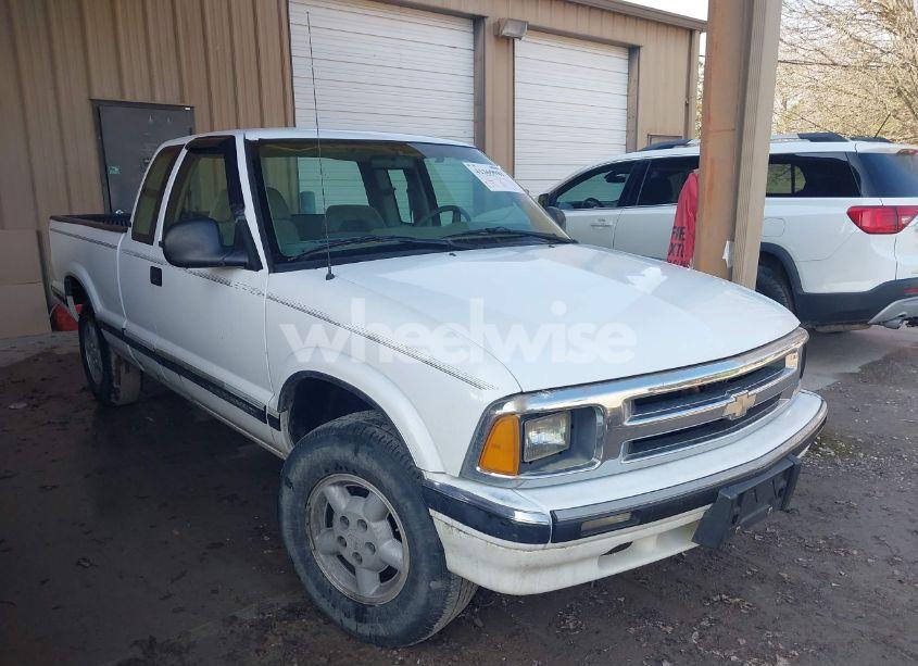 1996 Chevrolet S TRUCK S10 (VIN 1GCDT19W9TK207551) main photo