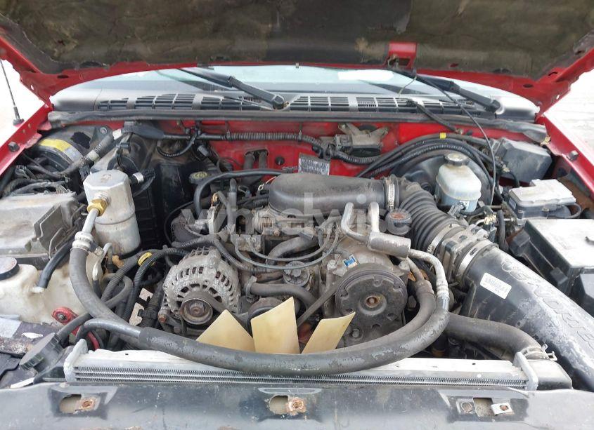 Photo 10 of 2001 Chevrolet S-10 LS (VIN 1GCDT19WX18195047)