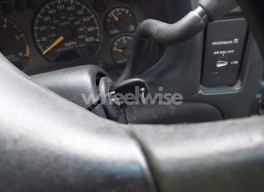 Photo 11 of 2001 Chevrolet S-10 LS (VIN 1GCDT19WX18195047)