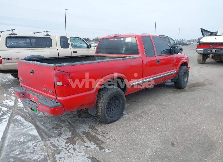 Photo 4 of 2001 Chevrolet S-10 LS (VIN 1GCDT19WX18195047)