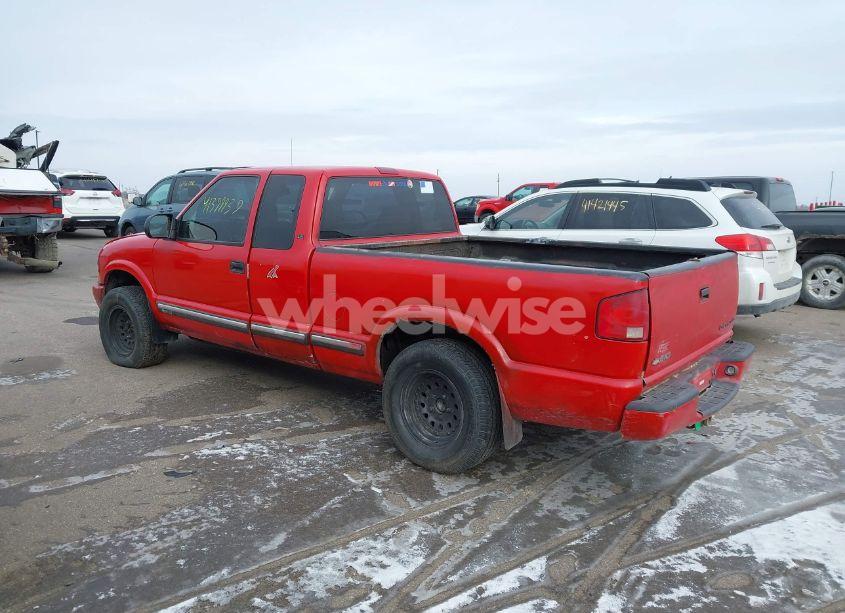 Photo 6 of 2001 Chevrolet S-10 LS (VIN 1GCDT19WX18195047)