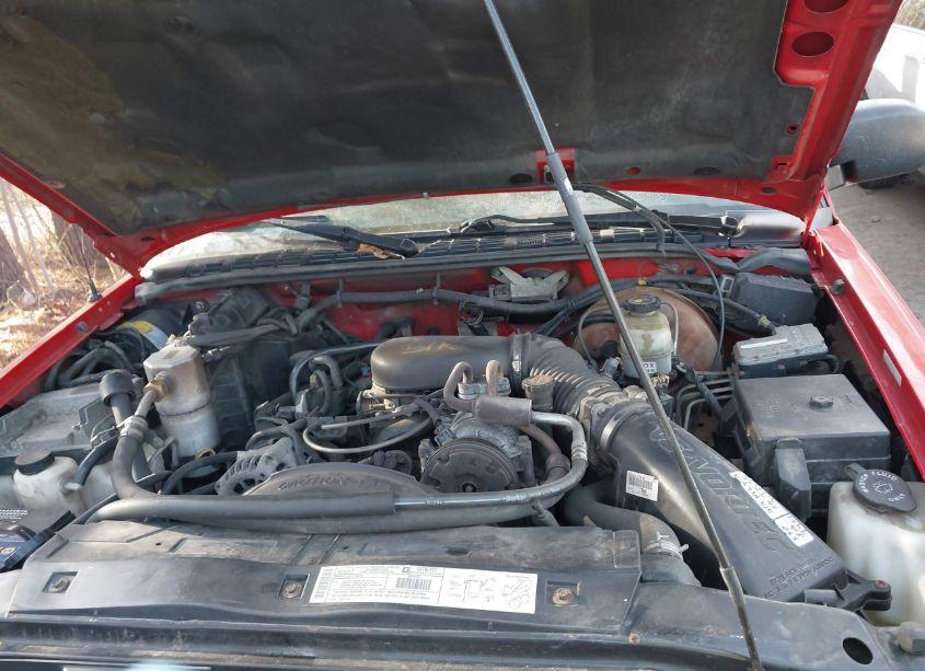 Photo 10 of 2001 Chevrolet S-10 LS (VIN 1GCDT19WX18218195)