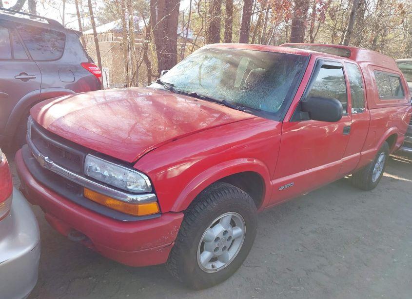 Photo 2 of 2001 Chevrolet S-10 LS (VIN 1GCDT19WX18218195)