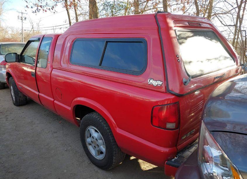 Photo 3 of 2001 Chevrolet S-10 LS (VIN 1GCDT19WX18218195)