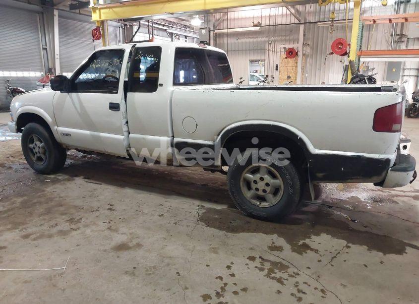 Photo 14 of 2000 Chevrolet S-10 LS (VIN 1GCDT19WXYK179539)