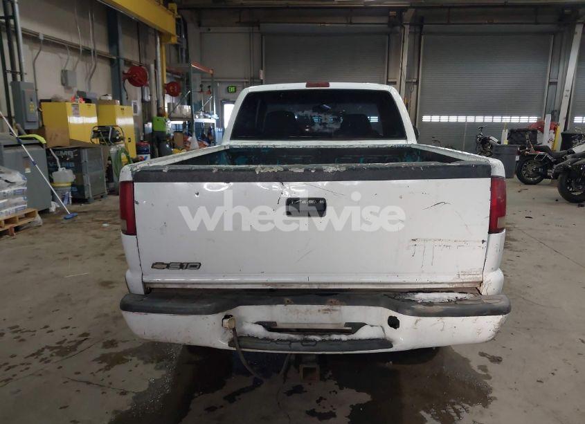 Photo 16 of 2000 Chevrolet S-10 LS (VIN 1GCDT19WXYK179539)