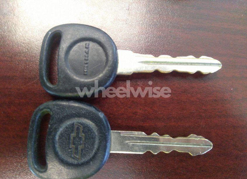 Photo 11 of 2000 Chevrolet S-10 LS (VIN 1GCDT19WXYK212880)