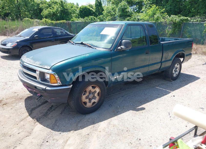 Photo 2 of 1996 Chevrolet S TRUCK S10 (VIN 1GCDT19X0TK165960)