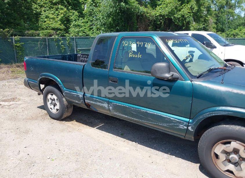 Photo 6 of 1996 Chevrolet S TRUCK S10 (VIN 1GCDT19X0TK165960)