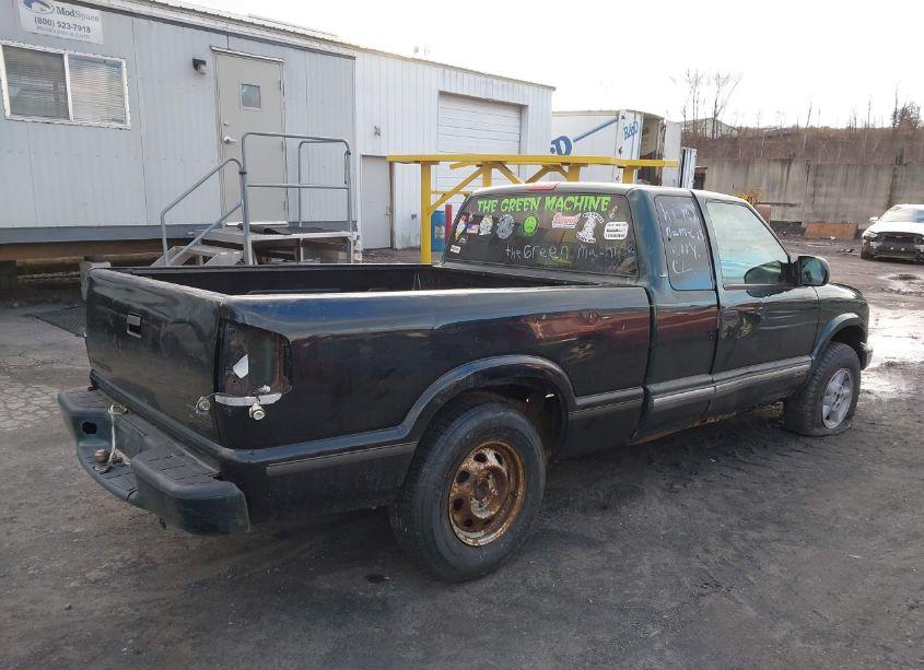 Photo 4 of 2003 Chevrolet S-10 LS (VIN 1GCDT19X238209955)