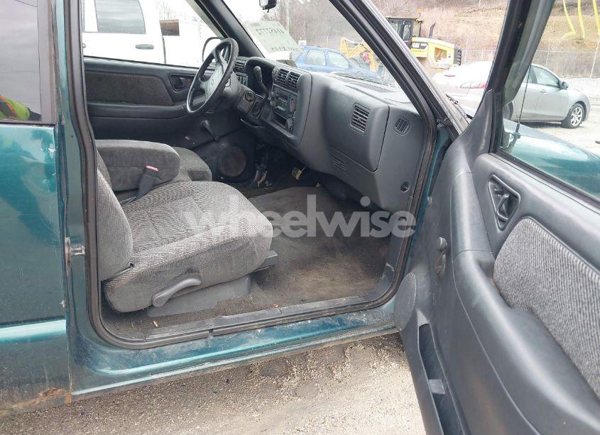 Photo 5 of 1997 Chevrolet T10 LS SPORTSIDE (VIN 1GCDT19X3VK187552)