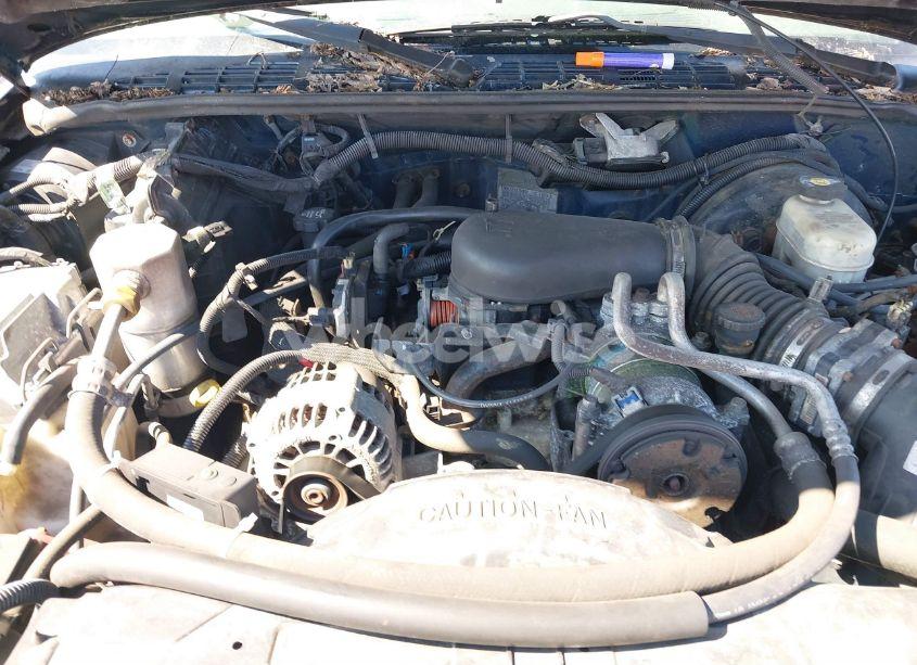 Photo 10 of 2003 Chevrolet S-10 (VIN 1GCDT19X438161956)