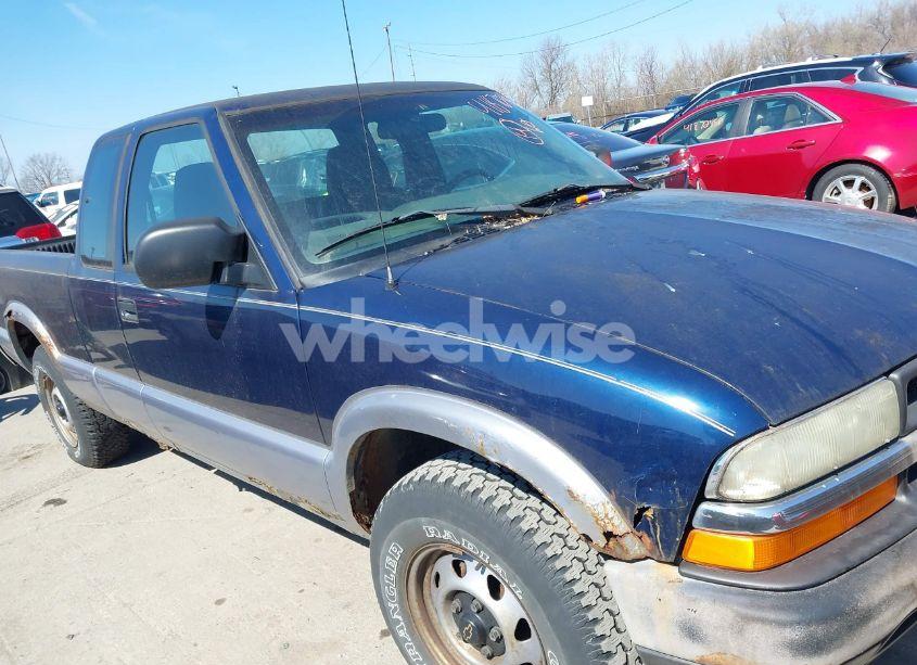 Photo 13 of 2003 Chevrolet S-10 (VIN 1GCDT19X438161956)
