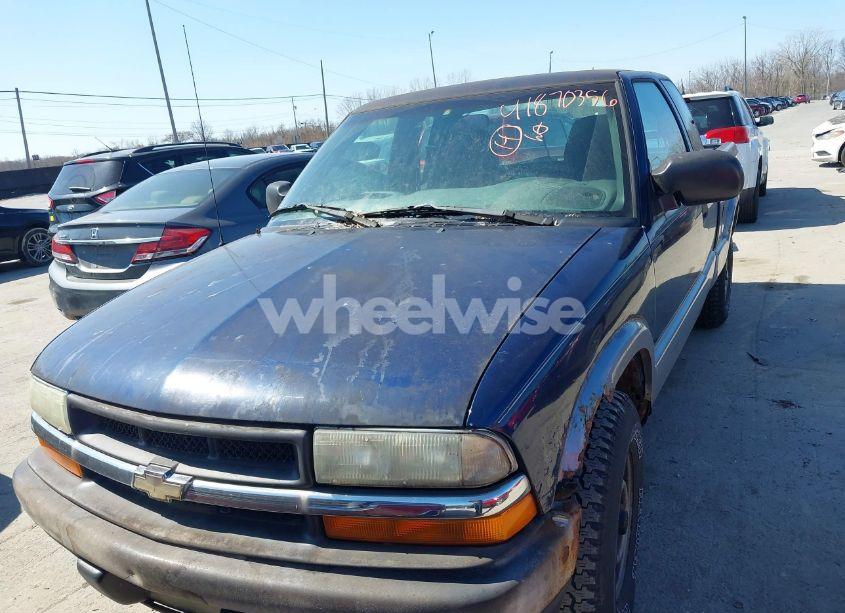 Photo 6 of 2003 Chevrolet S-10 (VIN 1GCDT19X438161956)