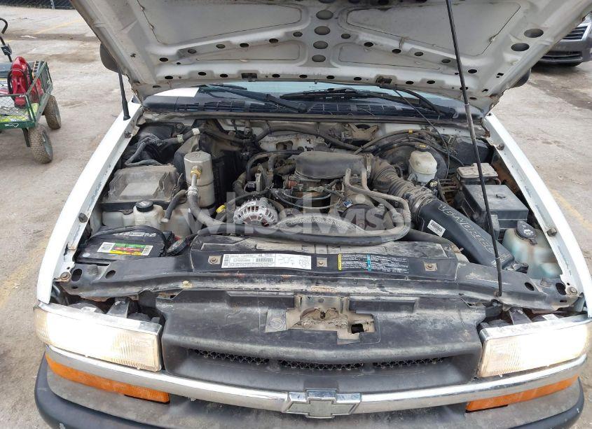 Photo 10 of 2003 Chevrolet S-10 (VIN 1GCDT19X438170043)