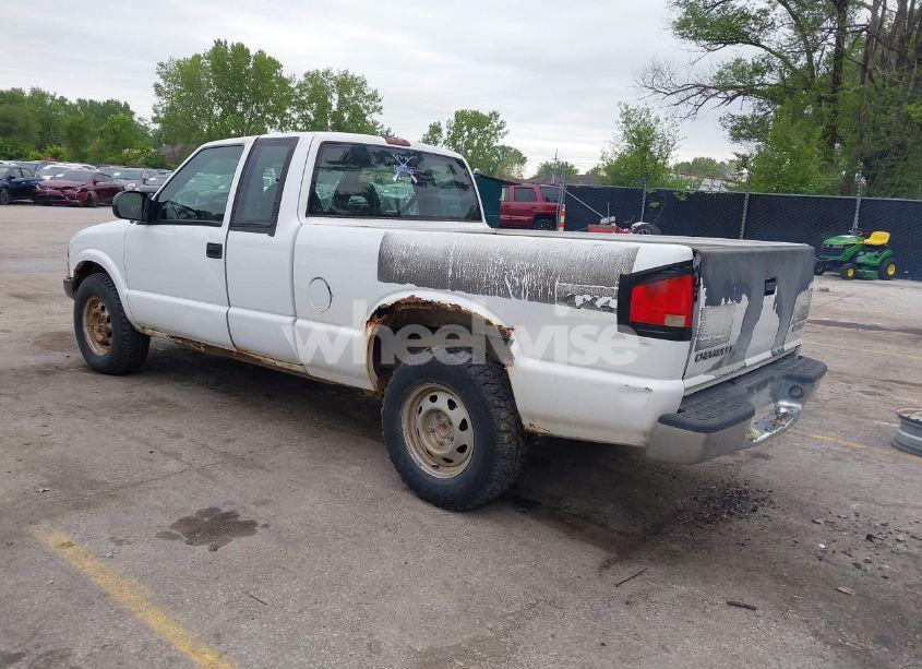 Photo 3 of 2003 Chevrolet S-10 (VIN 1GCDT19X438170043)