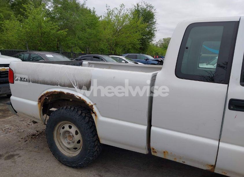 Photo 6 of 2003 Chevrolet S-10 (VIN 1GCDT19X438170043)