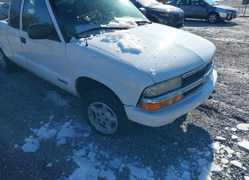 Photo 6 of 2003 Chevrolet S-10 LS (VIN 1GCDT19X438248773)