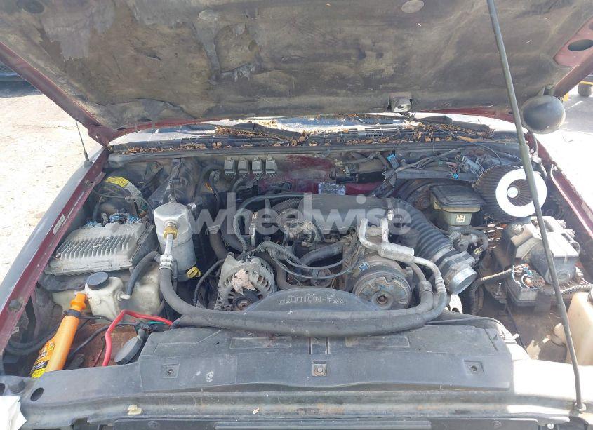 Photo 10 of 2003 Chevrolet S-10 LS (VIN 1GCDT19X638172926)