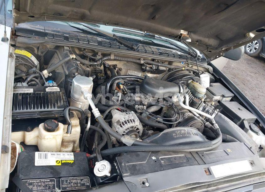 Photo 10 of 1998 Chevrolet S-10 LS (VIN 1GCDT19X6W8216010)