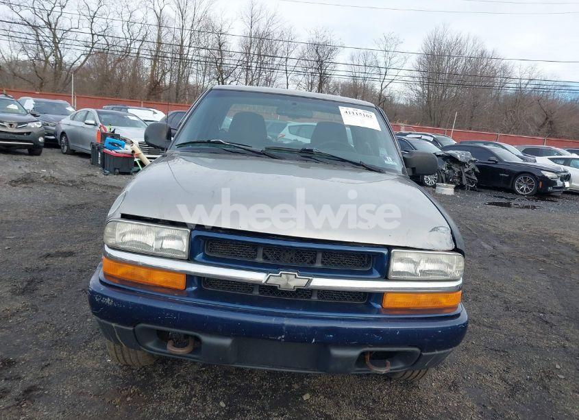 Photo 12 of 1998 Chevrolet S-10 LS (VIN 1GCDT19X6W8216010)