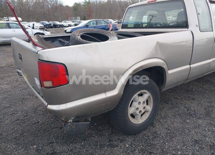 Photo 17 of 1998 Chevrolet S-10 LS (VIN 1GCDT19X6W8216010)