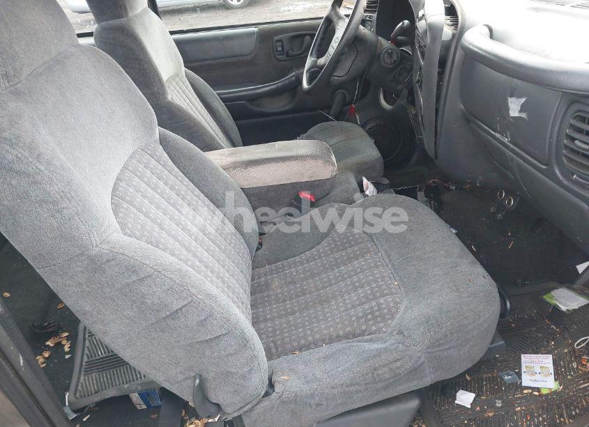 Photo 5 of 1998 Chevrolet S-10 LS (VIN 1GCDT19X6W8216010)