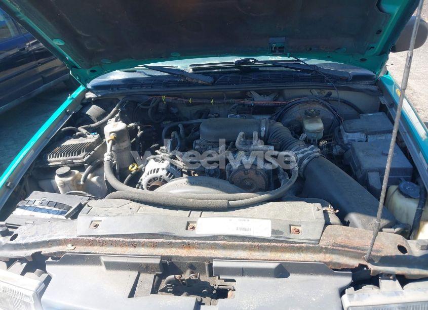 Photo 10 of 1999 Chevrolet S-10 LS (VIN 1GCDT19X6X8189022)