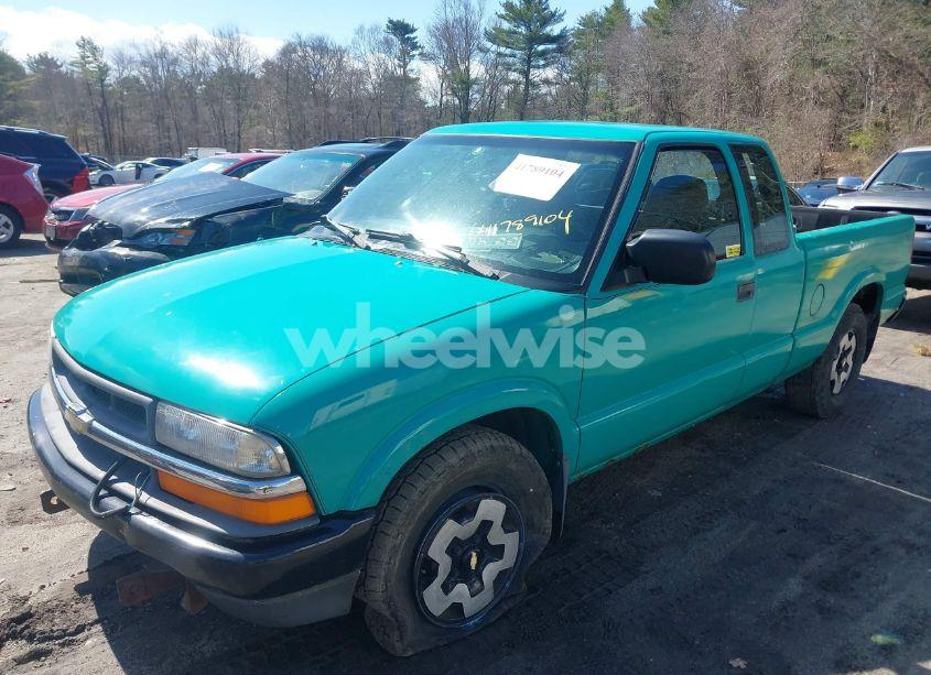 Photo 2 of 1999 Chevrolet S-10 LS (VIN 1GCDT19X6X8189022)