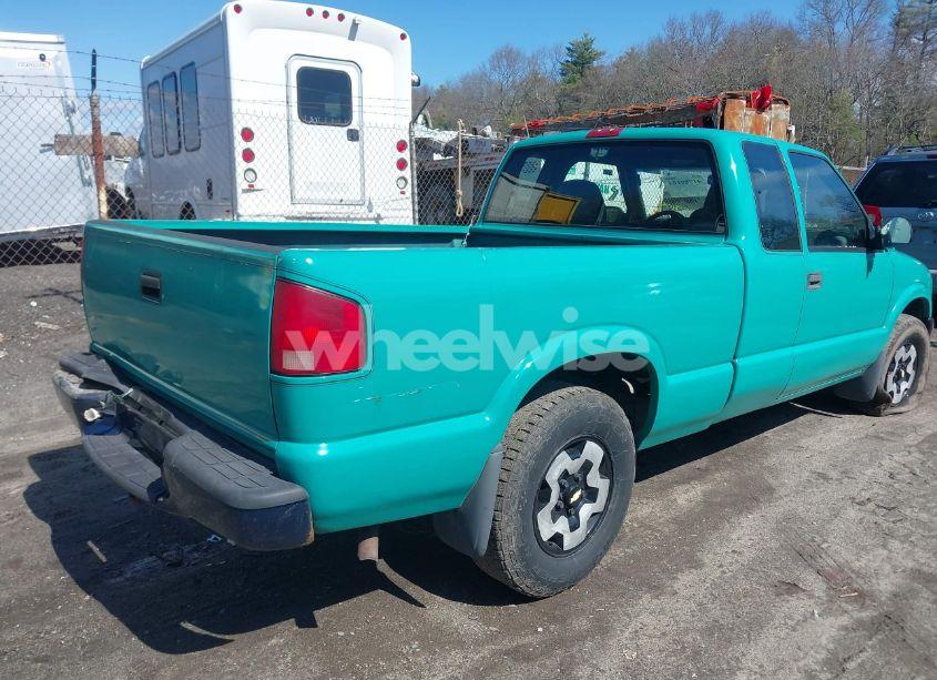 Photo 4 of 1999 Chevrolet S-10 LS (VIN 1GCDT19X6X8189022)