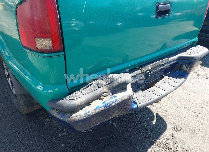 Photo 6 of 1999 Chevrolet S-10 LS (VIN 1GCDT19X6X8189022)