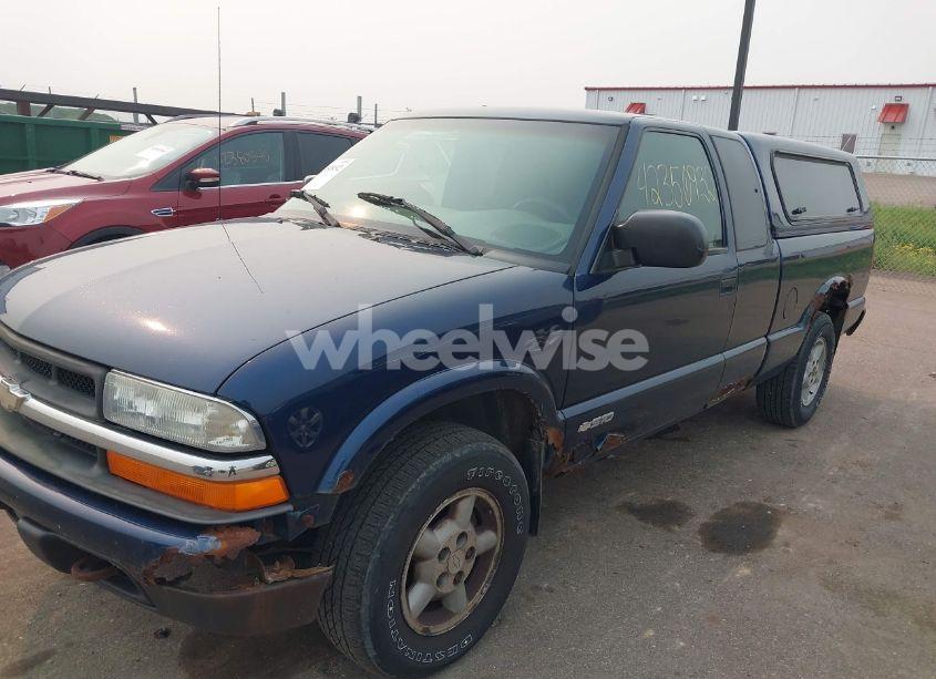 Photo 6 of 2003 Chevrolet S-10 LS (VIN 1GCDT19X738135867)