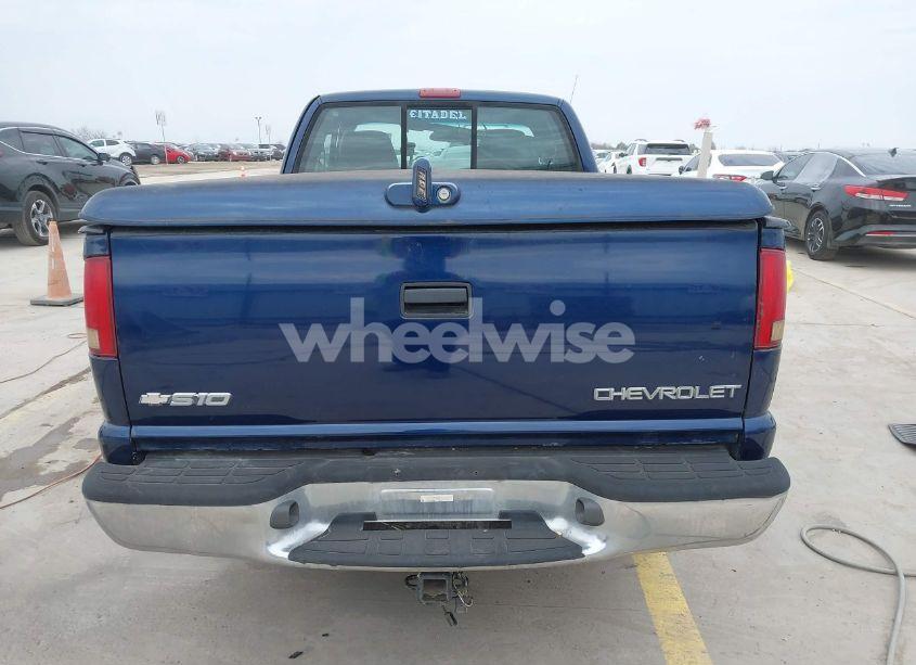 Photo 16 of 2003 Chevrolet S-10 LS (VIN 1GCDT19X838270114)