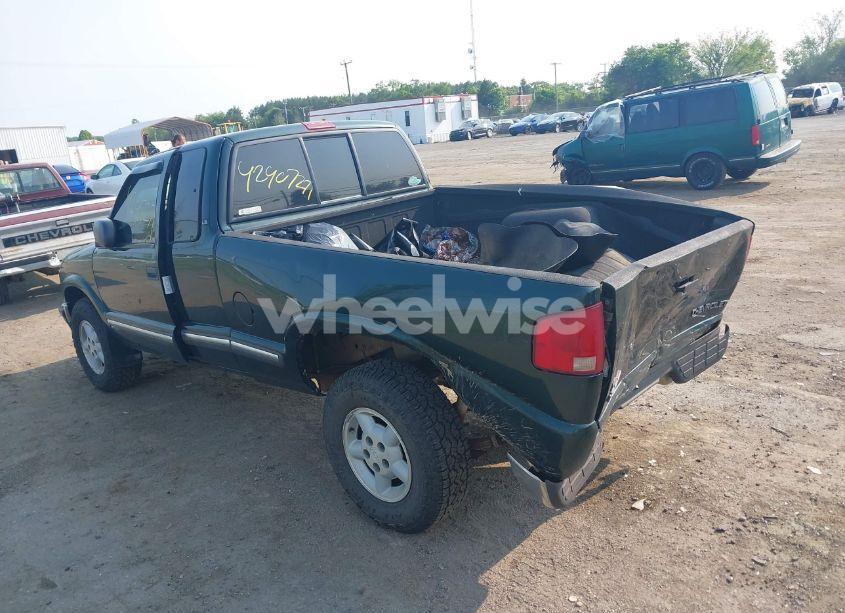 Photo 3 of 2003 Chevrolet S-10 LS (VIN 1GCDT19X938146546)