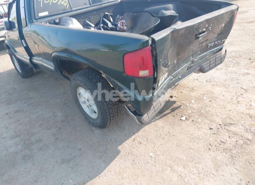 Photo 6 of 2003 Chevrolet S-10 LS (VIN 1GCDT19X938146546)