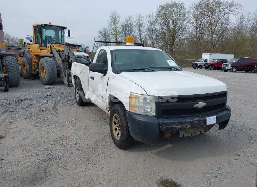 2007 Chevrolet Silverado 1500 WORK TRUCK (VIN 1GCEC140X7E549778) main photo