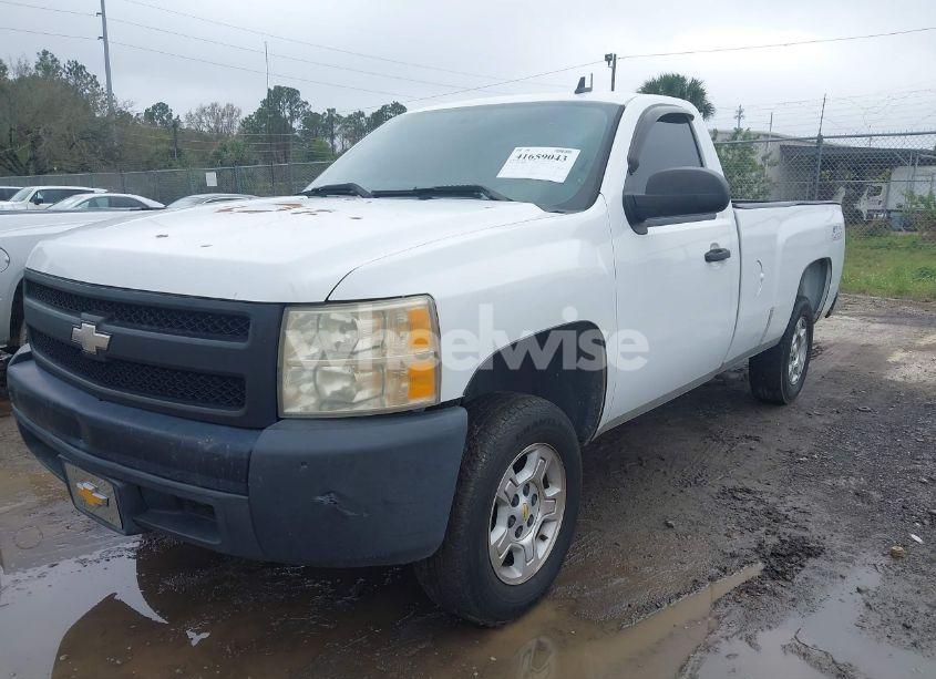 Photo 2 of 2007 Chevrolet Silverado 1500 WORK TRUCK (VIN 1GCEC14C17Z516588)