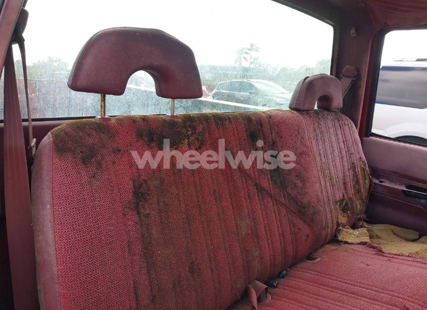 Photo 8 of 1994 Chevrolet Gmt-400 C1500 (VIN 1GCEC14H0RE178736)