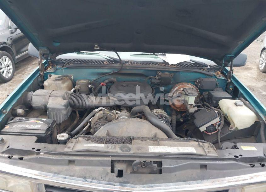 Photo 10 of 1995 Chevrolet Gmt-400 C1500 (VIN 1GCEC14H0SZ180226)
