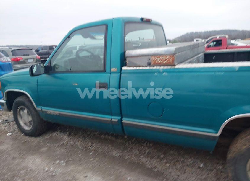 Photo 14 of 1995 Chevrolet Gmt-400 C1500 (VIN 1GCEC14H0SZ180226)