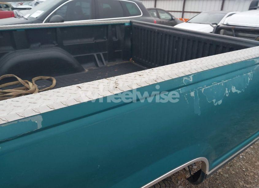 Photo 6 of 1995 Chevrolet Gmt-400 C1500 (VIN 1GCEC14H0SZ180226)