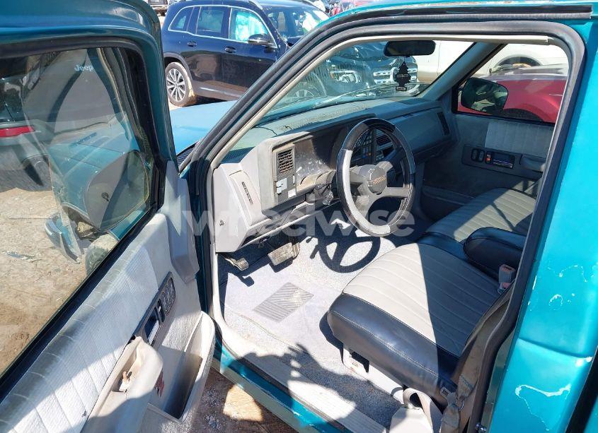Photo 5 of 1994 Chevrolet Gmt-400 C1500 (VIN 1GCEC14H3RE180321)